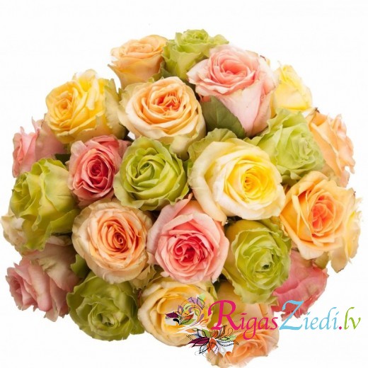 Bouquet of pastel coloured roses